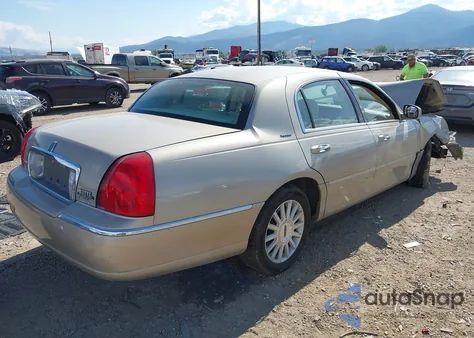 2004 Lincoln Town Car Signature from USA, damaged, VIN 1LNHM81W04Y641354